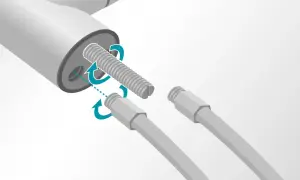 Anleitung zum wasserhahn montieren: Flexschläuche werden an den Gewindebolzen geschraubt. Pfeile zeigen die Drehrichtung an.